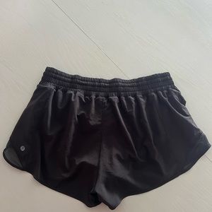 Lululemon Hott Hot High-Rise Lined Short 2.5 2023